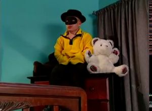 Недоросток трахает сексуальную красотку